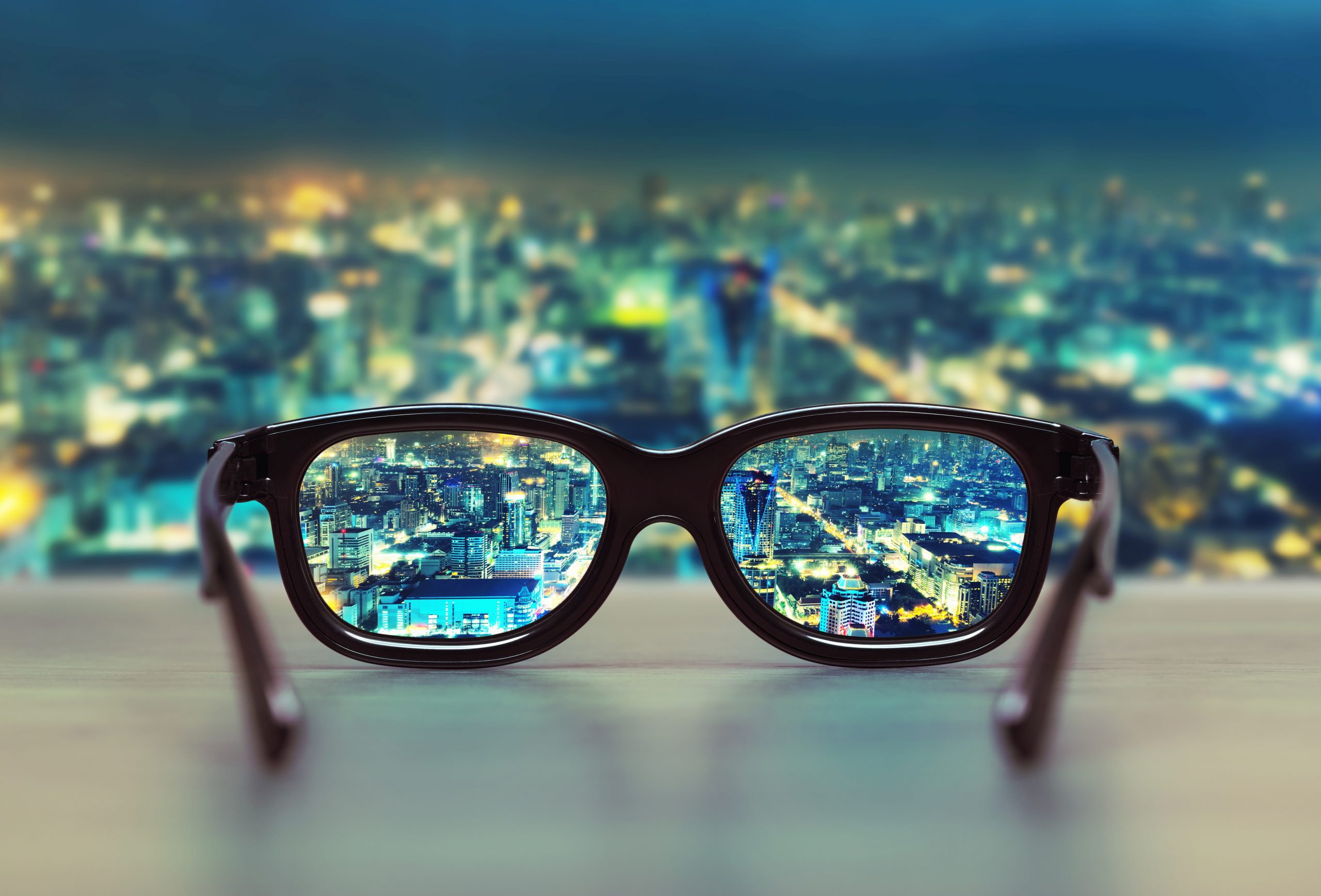 Night,Cityscape,Focused,In,Glasses,Lenses